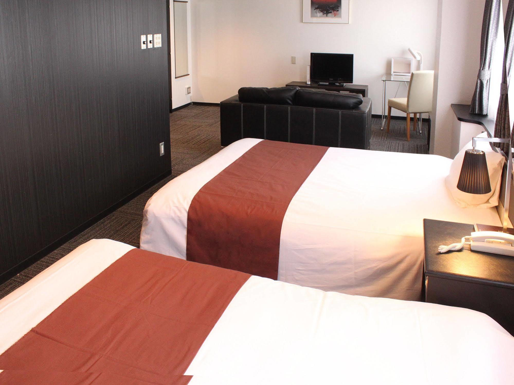 Hotel Livemax Budget Iyo Mishima Shikokuchuo Esterno foto